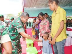 Jenderal TNI Maruli Simanjuntak Berikan Bantuan Sembako Kepada Anak – Anak Stunting