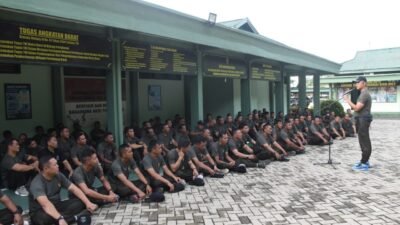 Dandim 1002/HST Berikan Jam Komandan, Anggota Diajak Menjaga Semangat Positif