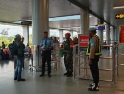 Pos Timika Kopasgat Satgas Pamtas Kewilayahan RI-PNG TA. 2024 Tingkatkan Pengamanan Bandara Mozes Kilangin Timika Dengan Laksanakan Random Check