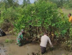 Upaya Mengantisipasi Banjir, Pembersihan Sungai DIlakukan TNI-Polri dan Warga
