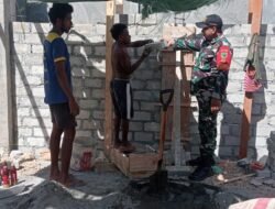 Babinsa Warmare Berperan Aktif Dalam Membantu Warga Bangun Rumah di Wilayah Binaannya