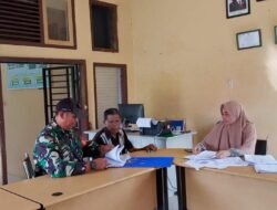 Pastikan Desa Binaan Aman Jelang Pilkada Serentak 2024, Babinsa Lakukan Komsos dengan Aparatur Desa