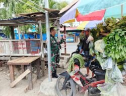 Jelang Pilkada Serentak, Babinsa Koramil 1801-01/Manokwari Lakukan Monitoring Wilayah dan Imbau Warga Untuk Jaga Kondusifitas Wilayah