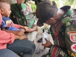 Pelayanan Kesehatan Gratis Diberikan Satgas Yonif 614/Raja Pandhita