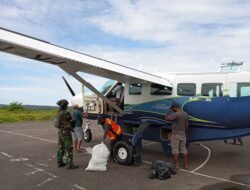 Satgas Pamtas RI-PNG Kopasgat Pos Kenyam Menjaga Keamanan Di Bandara Kenyam Kabupaten Nduga Sebagai Upaya Optimalisasi Keamanan Penerbangan Di Daerah Papua Pegunungan