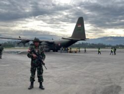 Prajurit “Cakra Bhaskara” Satgas Kopasgat Yonko 461 Senantiasa Waspada dan Semangat Saat Bertugas