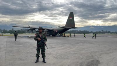 Prajurit “Cakra Bhaskara” Satgas Kopasgat Yonko 461 Senantiasa Waspada dan Semangat Saat Bertugas