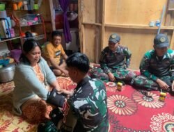 Anjangsana Satgas Yonif 614/Raja Pandhita Ke Rumah Tokoh Masyarakat Sembari Berikan Pemeriksaan Kesehatan