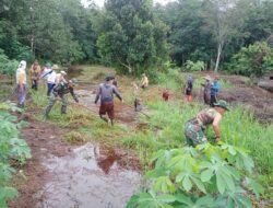 Karya Bhakti Dilakukan Koramil 1001-05/Lampihong Untuk Mencegah Banjir