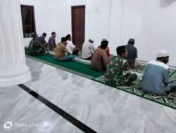 Jalin silaturahmi di Desa Binaan, Babinsa Koramil 03 Kaway XVI sholat subuh berjamaah