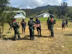 Warga Berduka, Satgas Yonif 614/Raja Pandhita Tunjukan Kepeduliannya