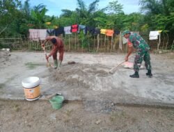 Bina Keharmonisan Dengan Warga Binaan, Babinsa Panga Bantu Warga Bangun Rumah