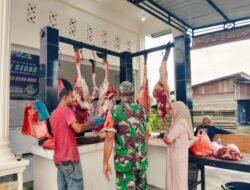 Babinsa Panga Serda Astrada Beruh Kunjungi Pedagang Daging Sapi di Desa Kuta Tuha