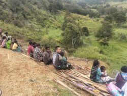Satgas Yonif 614/RAJA PANDHITA Turut Hadir Dalam Acara Pembaptisan Remaja