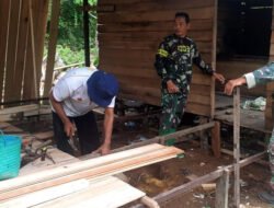 Peringati Hari Jadi Korem 101/Ant, Prajurit Kodim HSS Rehap Rumah Warga