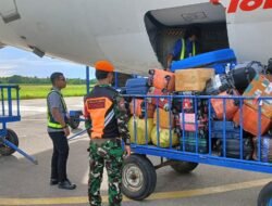 Jelang Natal Dan Tahun Baru 2025, Satgas Kopasgat Pos Merauke Laksanakan Random Check Di Bandara Mopah