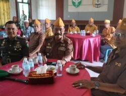 Puncak Peringatan Hari Juang TNI AD, Dandim 0105/Abar Pimpin Upacara Serta Bagikan Paket Sembako Dan Tongkat Alat Bantu Jalan Kepada Veteran