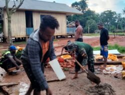 Babinsa Koramil Muting Bersama Masyarakat Kerja Bhakti Membuat Mck Umum