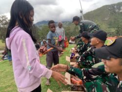 Program Papua Sehat: Satgas Yonif 614/Rjp Berikan Makanan Bergizi