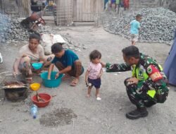 Babinsa Koramil 1801-01/Manokwari Bangun Ikatan Emosional Dan Tali Silaturahmi Dengan Warganya