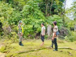 Sosialisasi Larangan Membakar Hutan Disampaikan Babinsa Koramil 01/Sungaimas Kodim 0105/Aceh Barat Kepada Warga