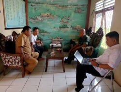 Berikan Edukasi Babinsa Bangkau Lakukan Komsos Dengan Masyarakat Jelang Pergantian Tahun