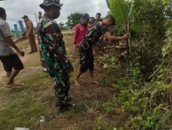 Karya Bakti Koramil 1001-08/Sungai Pandan: Penanaman Pohon untuk Lindungi Lingkungan