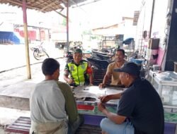 Dekatkan Diri Dengan Warga Binaan, Babinsa Laksanakan Komsos Sambil Ngobrol Santai