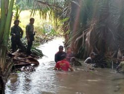 Libatkan Masyarakat, Babinsa Padang Batung Pelopori Gotong Royong Bersihkan Sungai