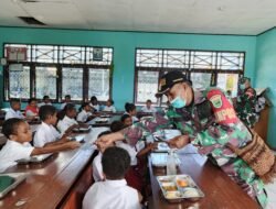 Pastikan Generasi Muda Mendapatkan Gizi Cukup, Koramil 1801-01/Manokwari Bantu Kegiatan Uji Coba Makanan Bergizi Gratis Di Sekolah