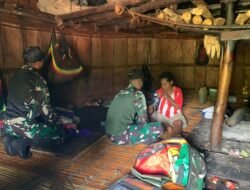 Pos Kanggime Satgas Yonif 614/Rjp Bagi Sembako saat Anjangsana