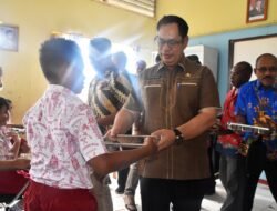 Kodim 1707/Merauke Dampingi Makan Bergizi Gratis Di Sd Yppk Donbosko Budi Mulia Merauke