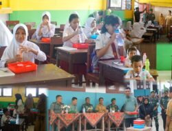 Program Makan Bergizi Gratis untuk 1.000 Siswa Diluncurkan di Fakfak