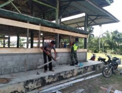 Bati Tuud Koramil Teunom Bantu Warga Renovasi Balai Pengajian