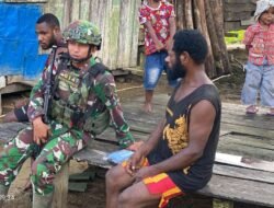 Satgas Yonif 614/Raja Pandhita Berbagi Kepedulian: Memberikan Bingkisan Pakaian kepada Masyarakat Papua
