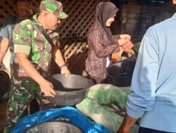 Jalin Kedekatan Dengan Warga,Babinsa Krueng Sabee Komsos Bersama Pedagang Ikan