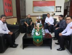 Sukses Dukung Pelaksanaan Pemilu 2024, Dandim 0105/Abar Terima Plakat Dari Bawaslu Aceh Barat
