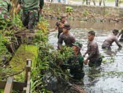Tak Hanya Berucap : Aksi Dandim 1005/Barito Kuala Peduli Lingkungan, Turun Langsung Dalam Pembersihan