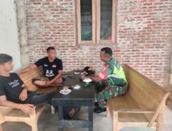Anjangsana Di Wilayah Binaan, Babinsa Sambangi Rumah Warga