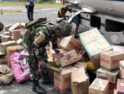 Satgas Kopasgat Pamtas Kewilayahan RI-PNG 2024 Pos Sugapa Melaksanakan Sweeping di Wilayah Intan Jaya, Kopasgat Periksa Mobilitas Orang Dan Barang di Bandara Sugapa