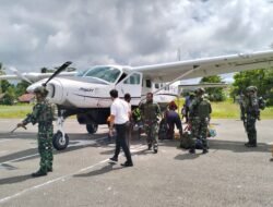 Satgas Kopasgat Pos Kenyam Menciptakan Rasa Aman Dan Tentram Satgas Pamtas RI-PNG Kopasgat Pos Kenyam Melaksankan Kegiatan Pemeriksaan (Sweeping) Di Bandara Kenyam Kabupaten Nduga