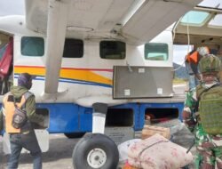 Satgas Kopasgat Pamtas Kewilayahan RI-PNG 2024 Pos Sugapa Melaksanakan Sweeping di Wilayah Intan Jaya, Kopasgat Periksa Mobilitas Orang dan Barang di Bandara Sugapa