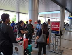 Pengamanan Bandara Mozes Kilangin Timika Pos Kopasgat Bandara Timika Melaksanakan Random Check