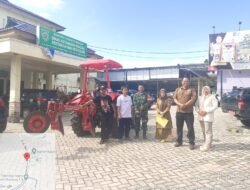 Babinsa Koramil 1001-02/Paringin Dampingi Penyerahan Alsintan untuk Meningkatkan Ketahanan Pangan
