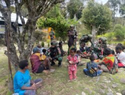 Satgas Yonif 614/RJP Pos Malagai Berikan Pengobatan Gratis kepada Masyarakat Papua