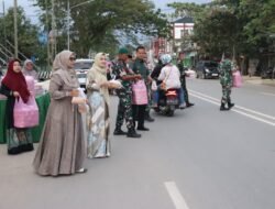 Berbagi Takjil, Koramil 0909-01 Sangatta Meningkatkan Kepedulian