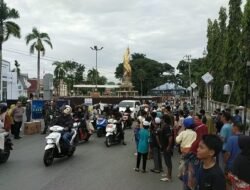 Kodim 1001/HSU-Blg Bagikan Ratusan Takjil