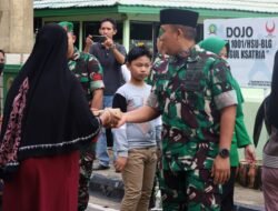 Kodim 1001/HSU-BLG Bagikan Ratusan Takjil, hingga Makanan Berbuka
