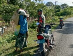 Babinsa Koramil 05/Panga Melaksanakan Komsos dengan Petani Sawit