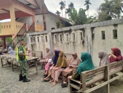 Komsos Babinsa Serka Julha Pasi Bersama Ibu-Ibu